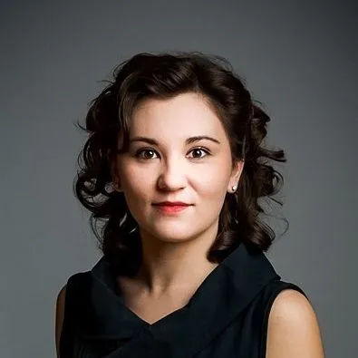 Picture of Nina Young 