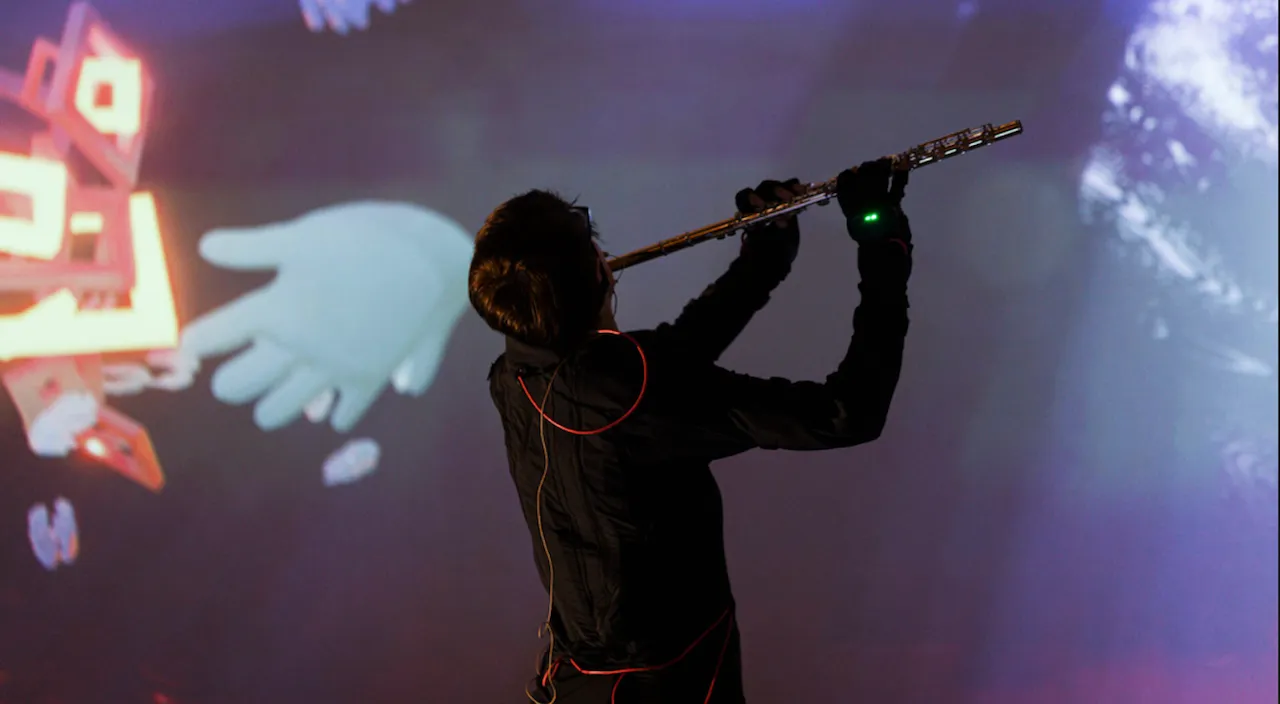 Picture of a musician playing the flute