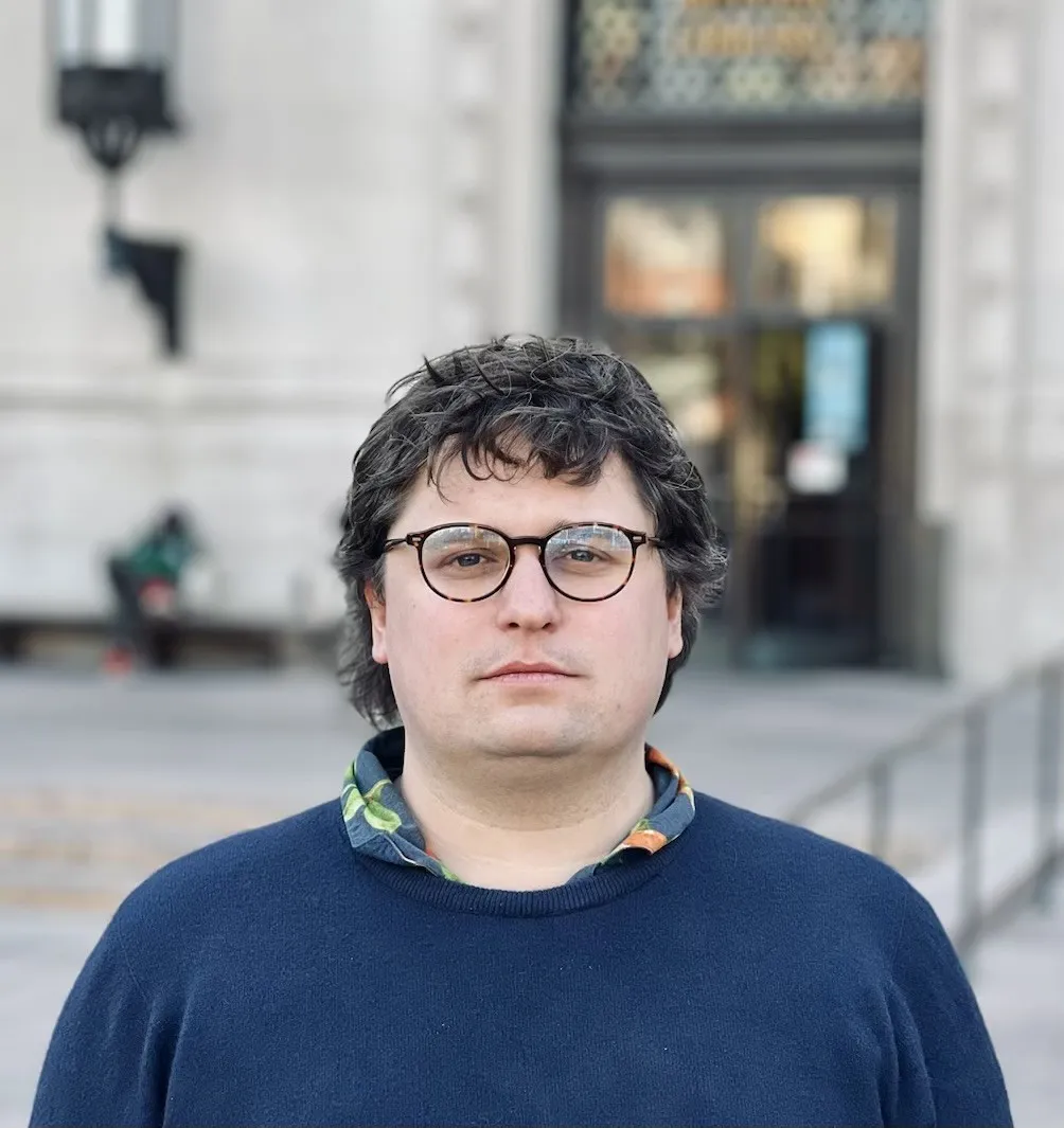This series of profiles highlight valued student employees from across the Libraries, including Callum John Blackmore, a processing archivist at the Rare Book and Manuscript Library. The Libraries are the largest employer of students on campus. We couldn’t serve our users without them!

https://blogs.cul.columbia.edu/spotlights/2023/12/05/student-employee-pr... 