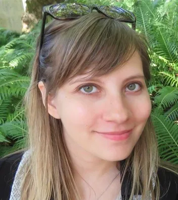 Picture of Alumna Dr. Lauren Flood
